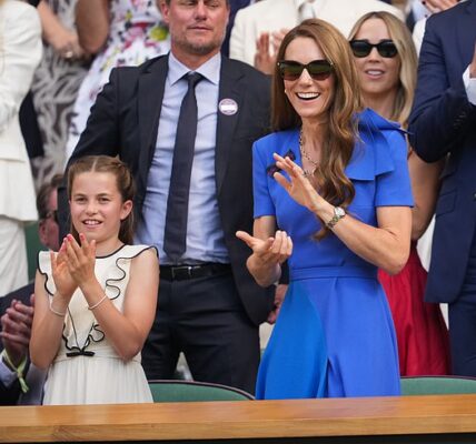 “MOMMY ARE YOU OK?” – Heartwarming Moment Princess Charlotte Cares for Mum Catherine in Wimbledon’s Sweltering Heat Steals Millions of Hearts