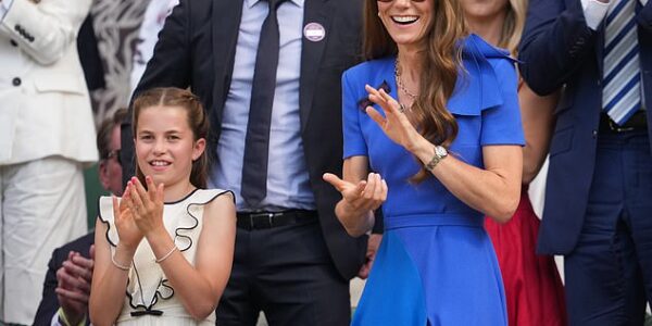 “MOMMY ARE YOU OK?” – Heartwarming Moment Princess Charlotte Cares for Mum Catherine in Wimbledon’s Sweltering Heat Steals Millions of Hearts