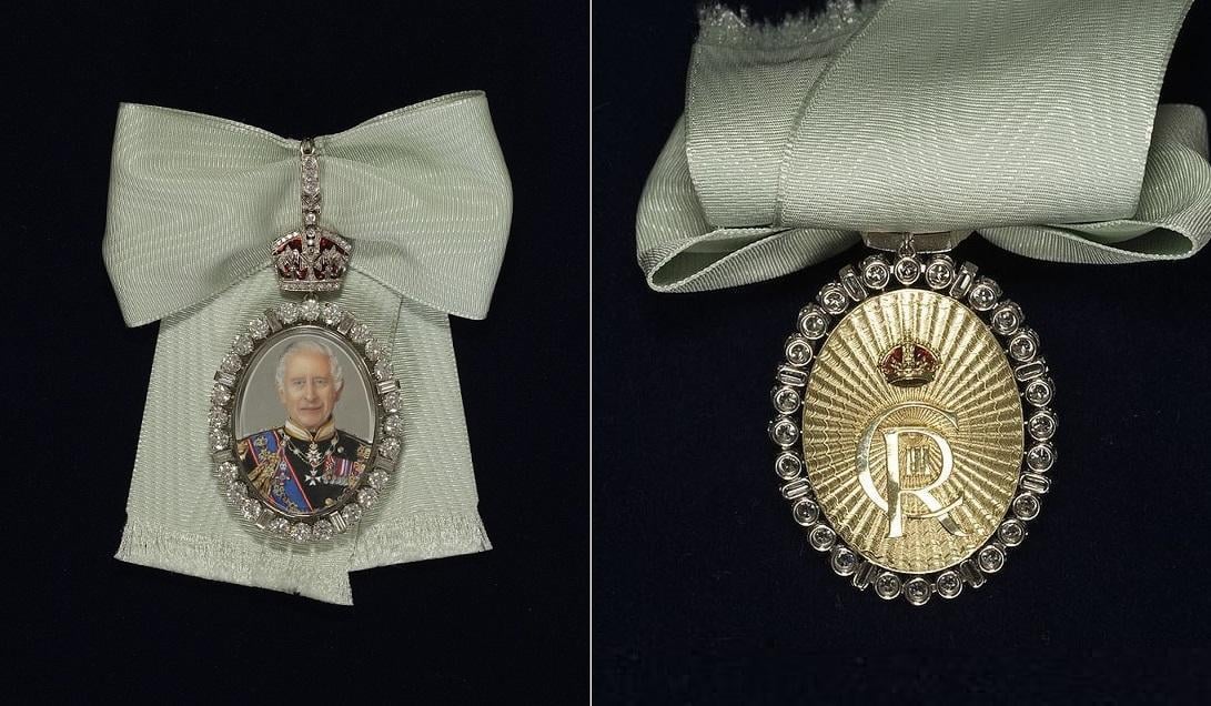 Royal Family Order: King Charles III version - Great Britain: Orders, Gallantry, Campaign Medals - Gentleman's Military Interest Club