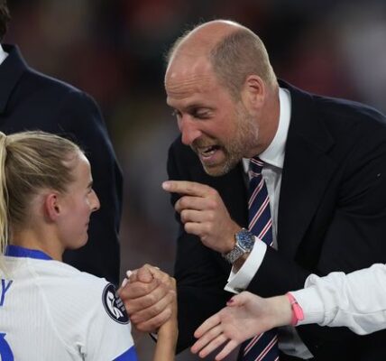 “JUST FOUR WORDS, FULL OF PRIDE” – Prince William’s b0ld remark to Chloe Kelly after epic Euros win uncovered by lip reader