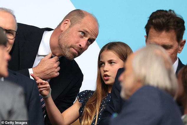 The princess then sweetly does the same for him (pictured)