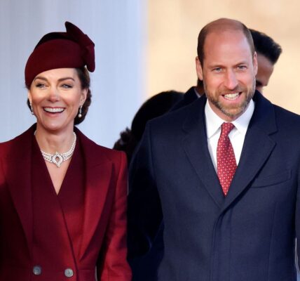 OMG!! Princess Catherine STEALS THE EYES in Breathtaking Tiara Debut At Grand State Banquet For French President
