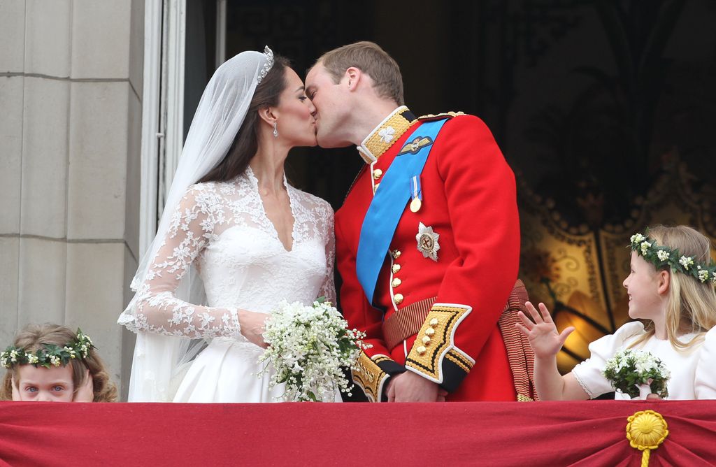 A look back at Kate Middleton's shocked expression during first balcony  moment ahead of historic weekend | HELLO!