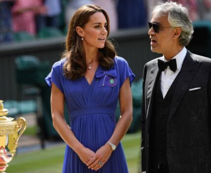 “If my country needs a voice — then today, it will be mine.” No one could believe their eyes as the Princess of Wales stepped onto Centre Court beside Andrea Bocelli. No announcement. No microphone. Just Catherine — calm, resolute — raising her voice in God Save the King as 15,000 people held their breath. An unannounced moment, but one that will be remembered as a royal declaration wrapped in emotion. 🎥 WATCH BELOW 👇