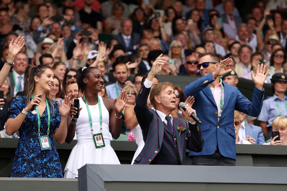 Wimbledon 2022: Sir Cliff Richard leads impromptu sing-a-long with crowd on Centre Court | The Standard
