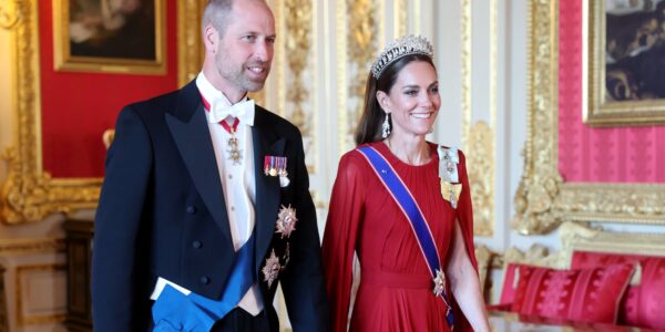 ‘OUR QUEEN HERE’ – Princess Catherine BOLD in Impeccable Red Outfit as She Confidently Embraces Her Role at France State Banquet!
