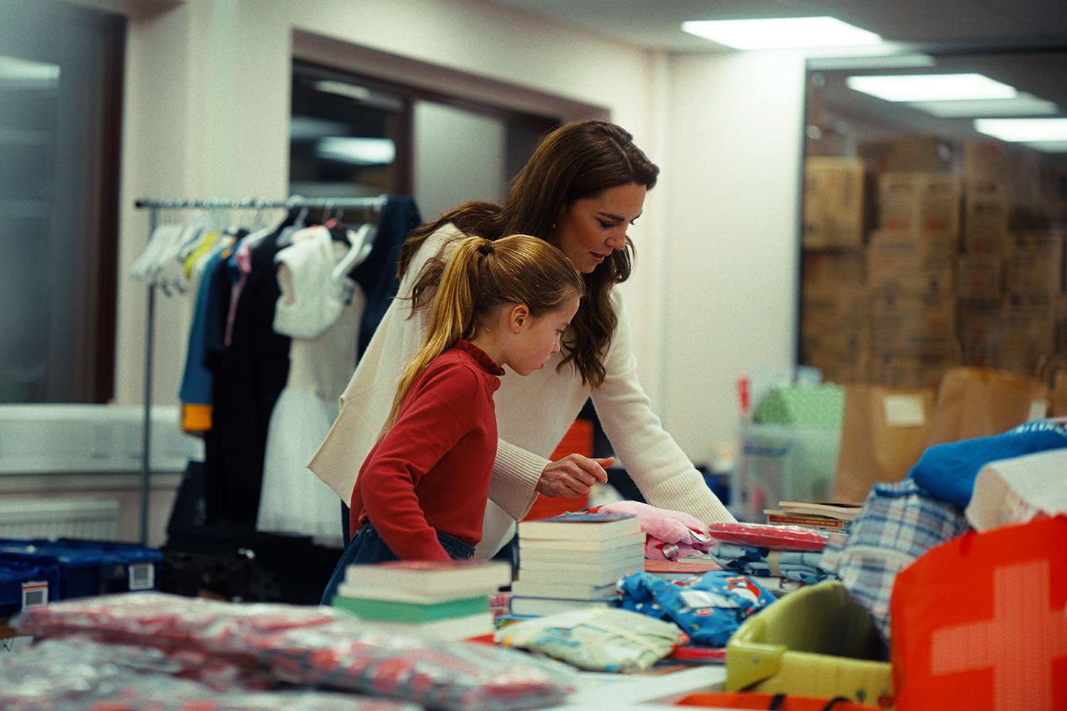 Prince George, Princess Charlotte and Prince Louis Volunteer with Kate