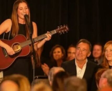 “I’ll Do This for My Parents”  After Losing Her Reputation as a Tough and Accomplished Horseback Rider, Jessica Rae Springsteen Went Back to Being Just Bruce Springsteen and Patti’s Adored Daughter!  When Bruce and Patti Attended Bruce’s Concert With the E-street Band in Their Homeland of New Jersey, Jessica, Who Inherited Her Parents’ Plethora of Musical Skill, Moved Them to Tears With a Very Personal Tribute Performance! Everyone in the Audience Was Taken Aback When Jessica Unexpectedly Emerged on Stage While Bruce and Patti Were Playing.  Following a Warm Welcome, She Boldly Mounted the Stage and Sang a Beautiful Version of “Dancing in the Dark”—And Her Voice Really Caught Everyone off Guard!  Jessica Gave Her Parents This Amazing Performance as a Gift, and It Undoubtedly Made the Event One That Everyone in Attendance Would Never Forget!