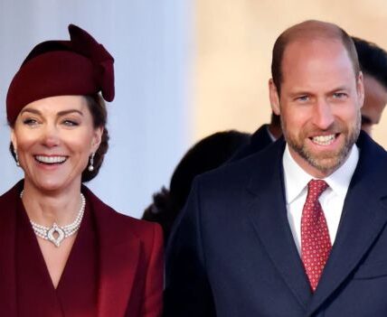 No Speech Was Heard.   There Wasn’t a Big Show.   One Silent Bow From Princess Kate Was More Impactful Than a Thousand Words at That Precise Time.   She Lowered Her Head and Stepped Forward, as if Time Had Stopped.   The Nation Held Its Breath, and There Was a Respectful Silence in the Room.   And the King Could Not Keep His Eyes From Crying.   To Put It Softly, Kate Said, “There Are No Words for This Pain, Only the Strength to Carry On.”   No Music, No Applause, Just the Pure, Silent Power of Grief, Grace, and Silent Strength.   A Nation Looked on in Silence.   Millions of People Started Crying.   She Used Just One Bow to Transform the World.
