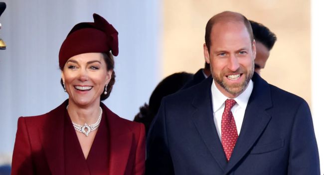 No Speech Was Heard.   There Wasn’t a Big Show.   One Silent Bow From Princess Kate Was More Impactful Than a Thousand Words at That Precise Time.   She Lowered Her Head and Stepped Forward, as if Time Had Stopped.   The Nation Held Its Breath, and There Was a Respectful Silence in the Room.   And the King Could Not Keep His Eyes From Crying.   To Put It Softly, Kate Said, “There Are No Words for This Pain, Only the Strength to Carry On.”   No Music, No Applause, Just the Pure, Silent Power of Grief, Grace, and Silent Strength.   A Nation Looked on in Silence.   Millions of People Started Crying.   She Used Just One Bow to Transform the World.