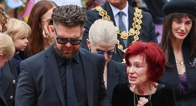“Goodbye, My Love”: Sharon Osbourne Breaks Down in Tears as Ozzy Is Laid to Rest — Thousands Line the Streets in Black Sabbath’s Last Farewell 💔  She Tried to Stay Strong. But as Ozzy’s Casket Rolled Past, Draped in Black Velvet and Roses, Sharon Osbourne Crumbled. Flanked by Their Children — Jack, Kelly, Aimee, and Ozzy’s Son Louis — Sharon Wept Openly, Clutching a Single Black Lily to Her Chest. “He Was My Life,” She Whispered, Trembling