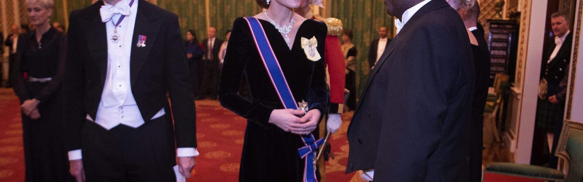 OMG! Catherine Utmost Glamour In Glittering McQueen Gown & The Most Expensive Diamond Necklace In the World Inherited from the Late Queen