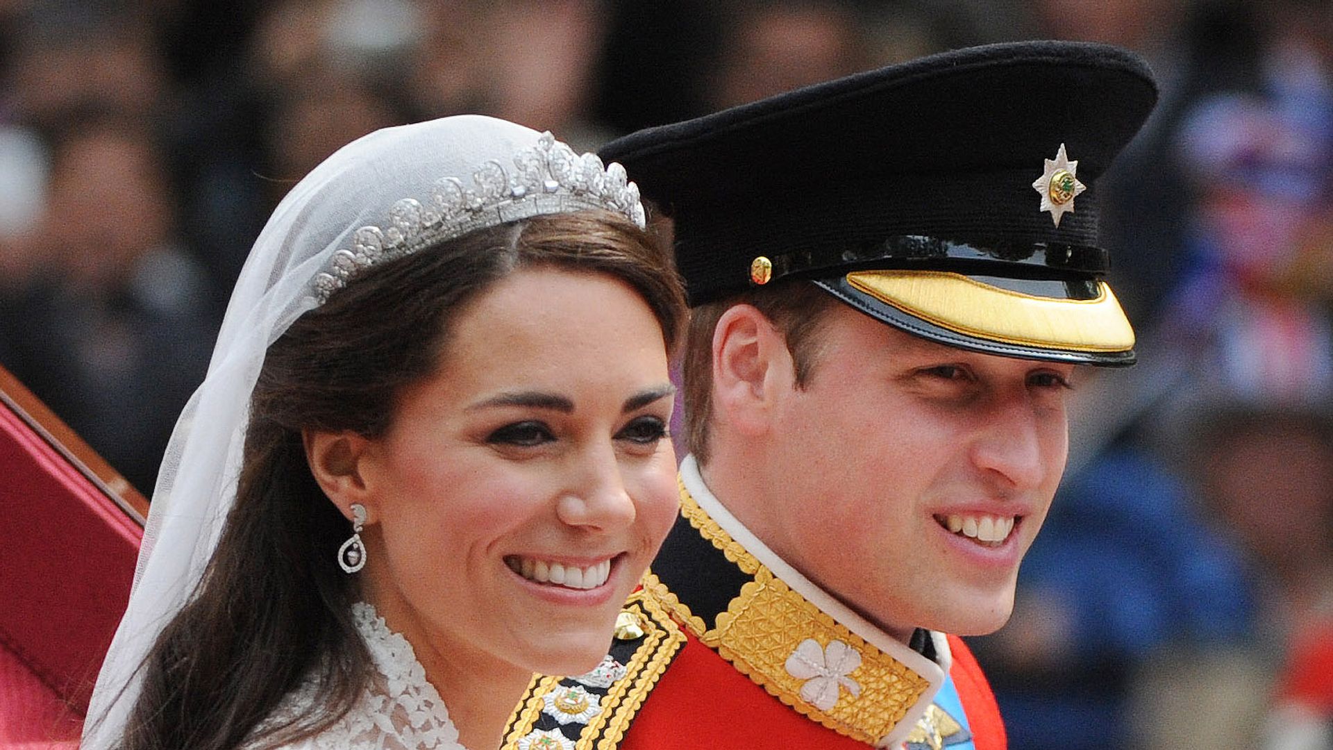 A look back at Kate Middleton's shocked expression during first balcony  moment ahead of historic weekend | HELLO!