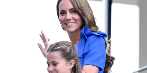 OMG! Princess Catherine and Daughter Charlotte ROCK The World In Stunning Coordinated Looks and Sweet Moments At Wimbledon Men’s Final – Sh0cking Message Behind Their Outfits Leaves Everyone SPEECHLESS