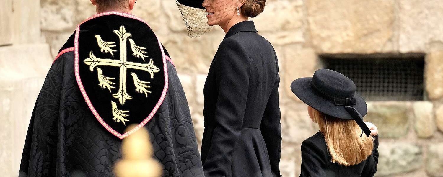 Princess Catherine & Daughter Charlotte TWIN in Coordinated Black Outfits as They Honor Late Queen at Historic Ceremony