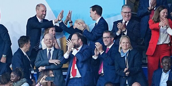 “SO SWEET” – William’s Subtle Gesture For Charlotte As Meeting King Felipe’s Daughters at Women’s Euro Final Melts Fans Hearts