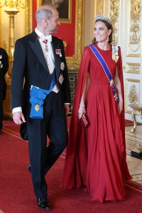 FANS STUNNED! Catherine OUTSHINES Camilla With Glittering Outfit and Diana’s Heirloom Jewelry Set At Royal Dinner