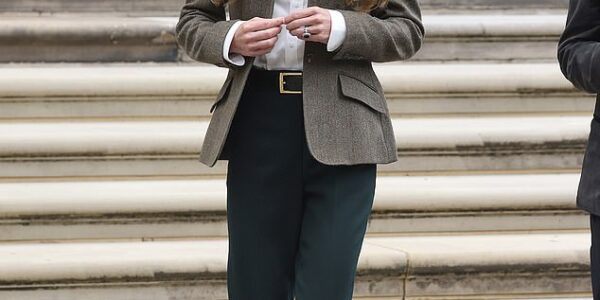 ROYAL COMEBACK! – Princess Catherine Turns Heads With Stunning Blonde Post-Holiday Hair As She Makes Triumphant Return to Royal Duties Beside William at the Natural History Museum ROYAL COMEBACK! – Princess Catherine Turns Heads With Stunning Blonde Post-Holiday Hair As She Makes Triumphant Return to Royal Duties Beside William at the Natural History Museum