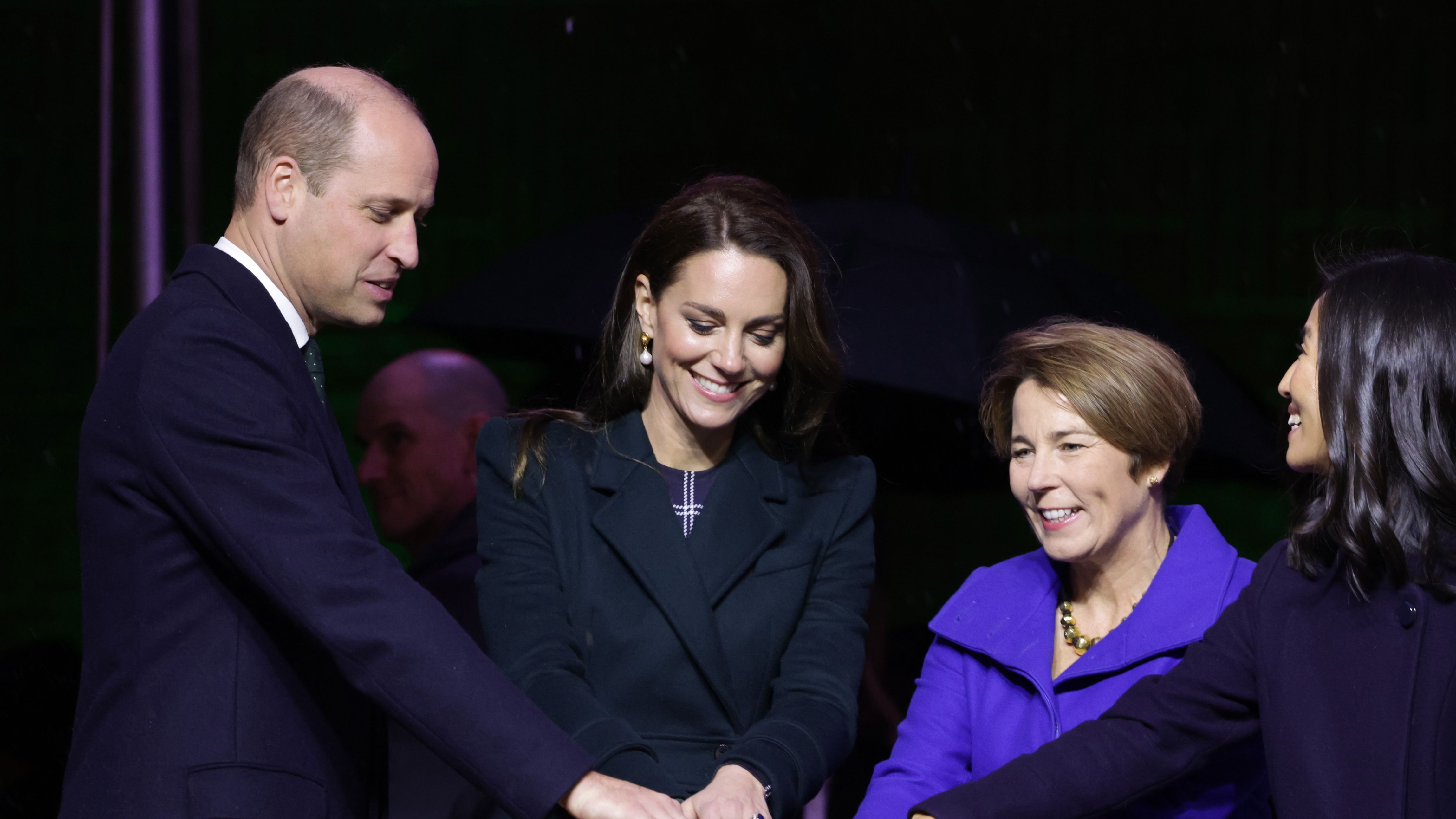 Prince William and Kate Middleton Are Greeted By Rain—And a Crowd—at Boston  City Hall | Vanity Fair