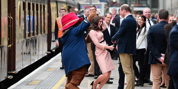 Love story shines after the gala! Long after the chandeliers had dimmed and the guests had departed, William reportedly paused in a quiet corridor, took Kate’s hand, and twirled her into an impromptu dance—no music, no audience, just the two of them laughing as their echoes filled the room. Insiders say these private, tender moments reveal more than public appearances ever could, offering a glimpse into the small but meaningful gestures that sustain their enduring love. The moment of the couple dancing under the moonlight is reportedly circulating—this sweet scene is one you won’t want to miss! Love story shines after the gala! Long after the chandeliers had dimmed and the guests had departed, William reportedly paused in a quiet corridor, took Kate’s hand, and twirled her into an impromptu dance—no music, no audience, just the two of them laughing as their echoes filled the room. Insiders say these private, tender moments reveal more than public appearances ever could, offering a glimpse into the small but meaningful gestures that sustain their enduring love. The moment of the couple dancing under the moonlight is reportedly circulating—this sweet scene is one you won’t want to miss!