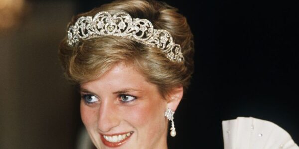 In a twist that has left Britain buzzing, King Charles has reportedly made a secret decision that no one saw coming… Princess Diana’s legendary £400,000 Spencer Tiara — the dazzling crown jewel she wore on her wedding day — will one day belong to none other than Princess Charlotte The news has left even the Spencer family STUNNED. For decades, many believed Diana’s tiara would remain with her own family line — but now, whispers from the Palace suggest the King wants his granddaughter to inherit this historic piece, placing Diana’s memory directly onto Charlotte’s young shoulders