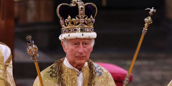 “I AM ABDICATING..”: King Charles’ Bombshell Admission Leaves the Palace In CHAOS – William and Catherine RUSH to Prepare for the Throne “I AM ABDICATING..”: King Charles’ Bombshell Admission Leaves the Palace In CHAOS – William and Catherine RUSH to Prepare for the Throne
