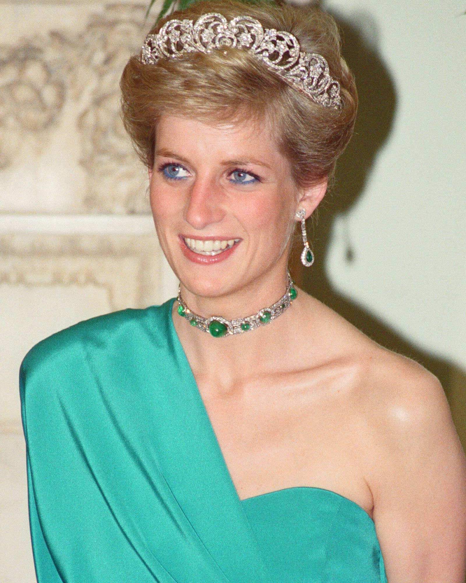 Princess Diana's Wedding Tiara ︳Royal Jewellery ︳Garrard