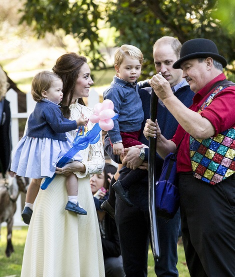 Prince George and Princess Charlotte Enjoyed a Tea-Party in Canada |