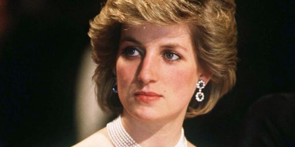 According to Reports, Prince William Swore, “I Have to Do This for My Mother.”  “On Behalf of the Queen of All.”  —  as Elton John and Celine Dion Pour Their Hearts Out Into “Candle in the Wind,” the Spencer Family Steps, and a Tearful Prince Defy the Crown With a Secret Candlelit Tribute at the Palace in the Early Hours of This Morning Without the King’s Consent on the 28th Anniversary of Diana’s Death.  In to Honor Diana’s Legacy, William Breaks Down for the Mother He Lost, While Charles Sits Uneasy and Camilla, in Quiet Contrast, Allows Herself a Faint Smile in the Shadows.