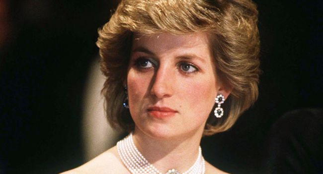 According to Reports, Prince William Swore, “I Have to Do This for My Mother.”  “On Behalf of the Queen of All.”  —  as Elton John and Celine Dion Pour Their Hearts Out Into “Candle in the Wind,” the Spencer Family Steps, and a Tearful Prince Defy the Crown With a Secret Candlelit Tribute at the Palace in the Early Hours of This Morning Without the King’s Consent on the 28th Anniversary of Diana’s Death.  In to Honor Diana’s Legacy, William Breaks Down for the Mother He Lost, While Charles Sits Uneasy and Camilla, in Quiet Contrast, Allows Herself a Faint Smile in the Shadows.