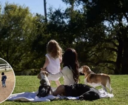 Unbelievably, Meghan Markle Showed up in Front of Her Magnificent  Billion Mansion in a Stunning, Endearing Moment, Exuding Joy and Elegance.  However, What Really Captivated the World Was When Prince Archie and Princess Lilibet Appeared, Waving to the Camera and Grinning Shyly.