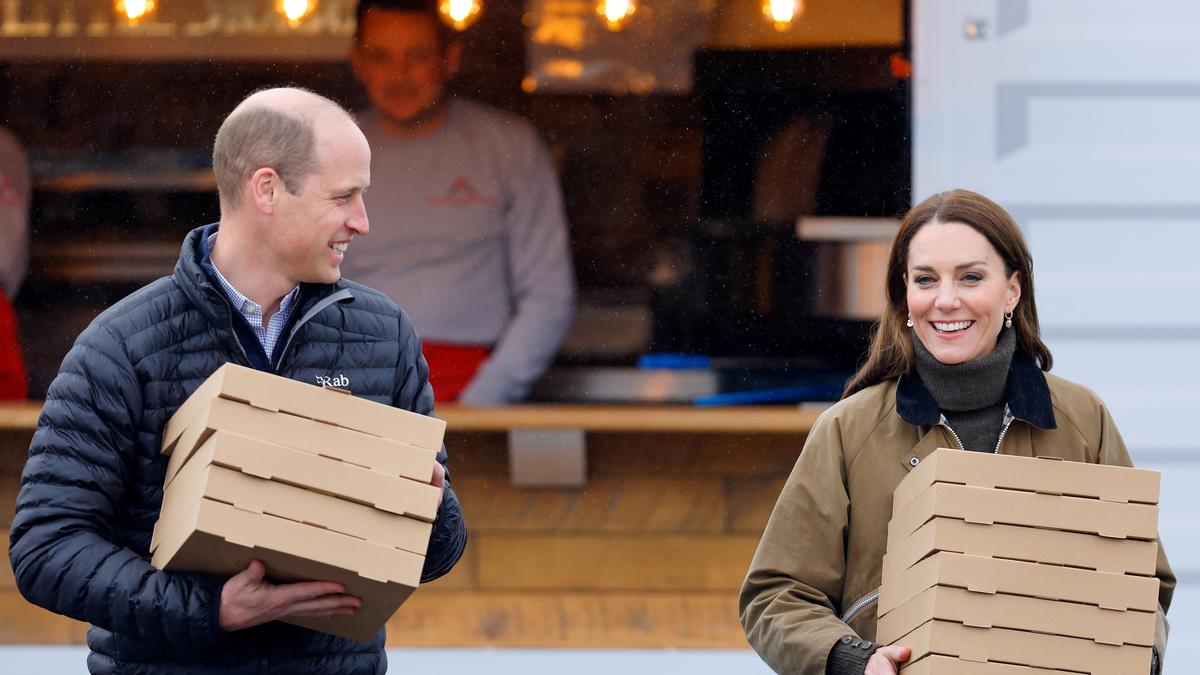 Prince William went to order pizza with Kate Princess of Wales. The  exchange that followed was branded 'surreal' | 7NEWS