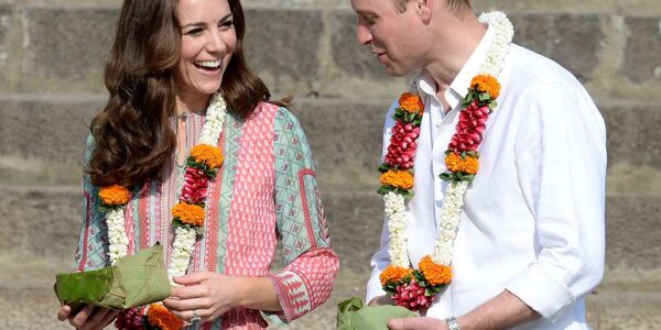 🌹💖 14 Years, 999 Roses, and One Heartbreaking Message! On their 14th anniversary, Prince William stunned Princess Kate with the largest bouquet in England — 999 roses — personally arranged by him. 🌹💖 14 Years, 999 Roses, and One Heartbreaking Message! On their 14th anniversary, Prince William stunned Princess Kate with the largest bouquet in England — 999 roses — personally arranged by him.