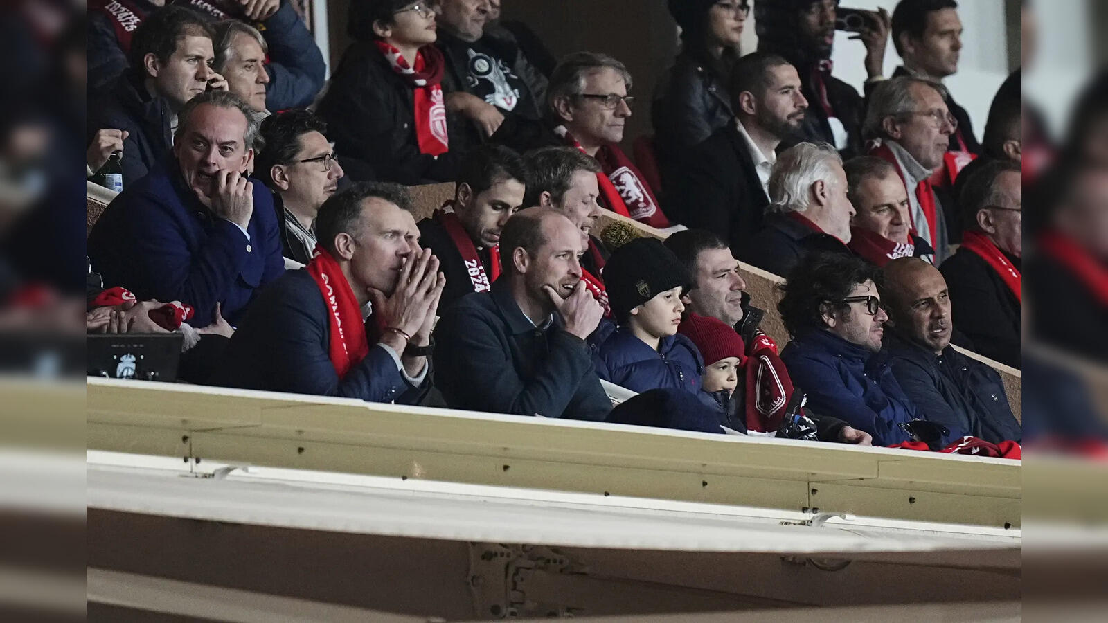 prince william: Prince William welcomed to a soccer game by a crowd that chanted, “If You Hate the Royal Family, Clap Your Hands”; this is exactly what happened - The Economic Times