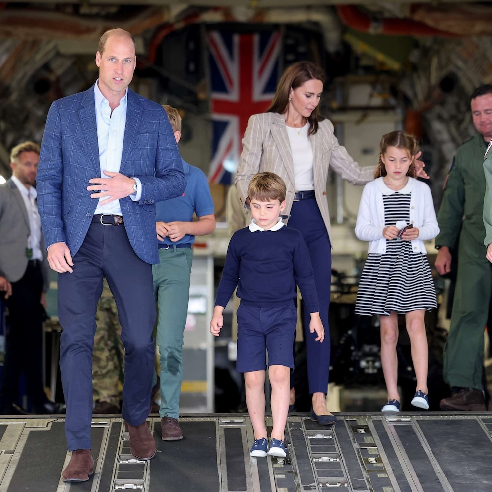 Prince Louis jumps on 4-wheeler as he joins siblings at military air show -  ABC News