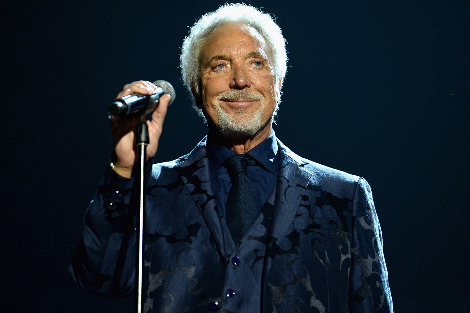 Tom Jones Postpones Show in Germany Due to Health Complications