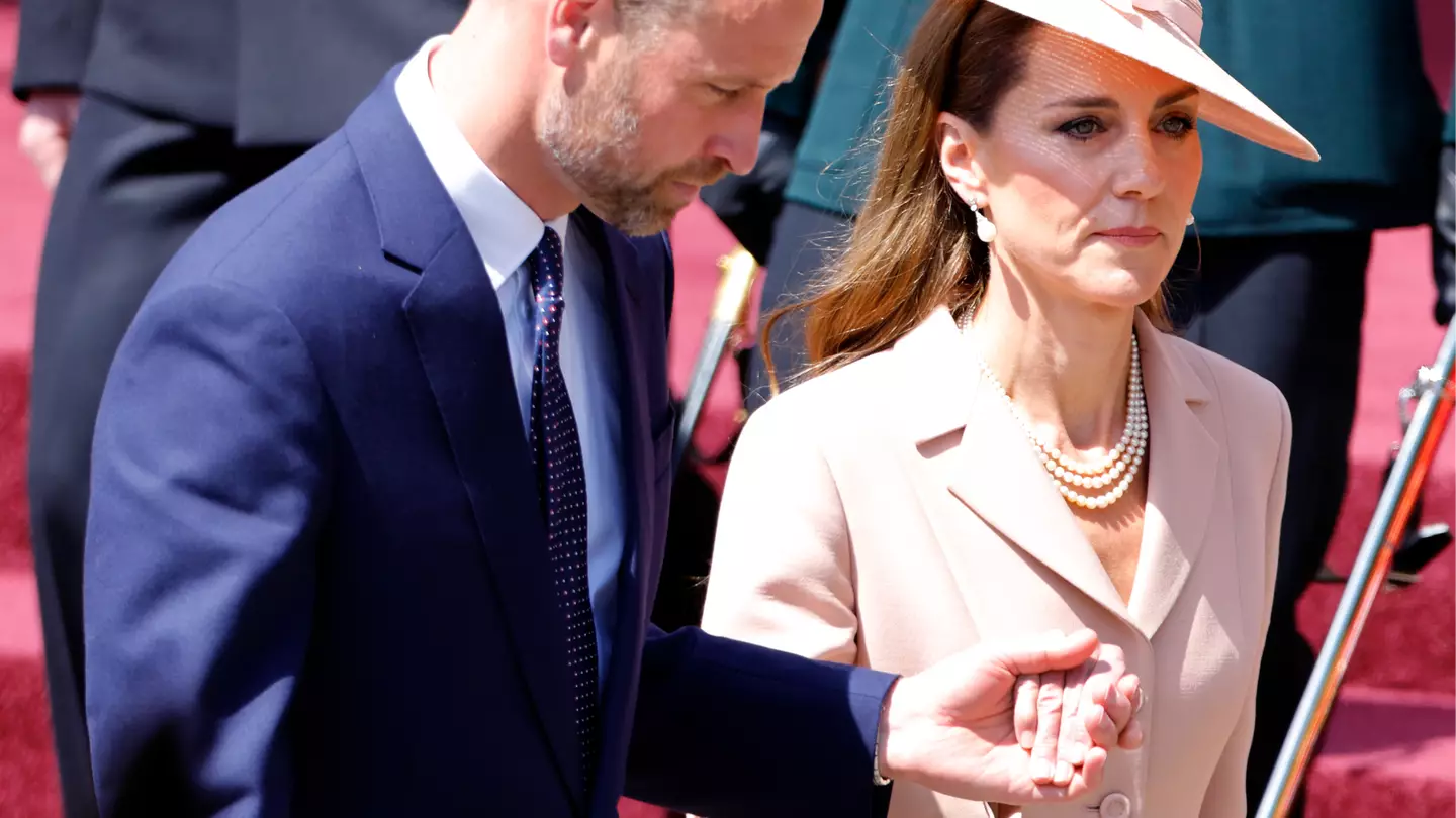 Kate Middleton and Prince Willliam don't hold hands for a reason, says  expert
