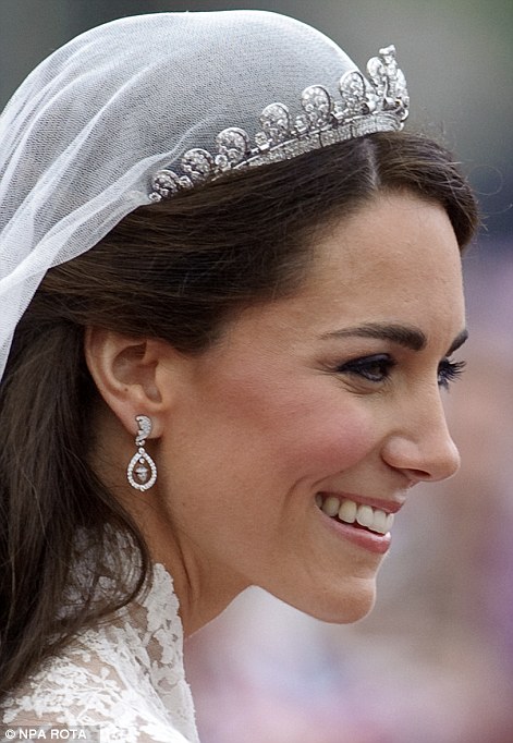 Kate Middleton chooses Princess Margaret's favourite Lotus Flower tiara |  Daily Mail Online
