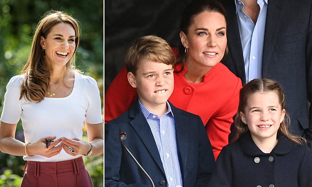 Revealed: The mistake Kate made while taking Prince George and Princess  Charlotte on a back-to-school shopping trip | Daily Mail Online