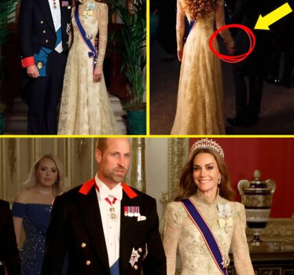 BTS! Sweet Moment William and Catherine HOLDING HANDS on Their Way to the State Banquet Send Fans into a FRENZY! 😱 See All Stunnning Scenes Picture Here 👇👇 BTS! Sweet Moment William and Catherine HOLDING HANDS on Their Way to the State Banquet Send Fans into a FRENZY! 😱 See All Stunnning Scenes Picture Here 👇👇
