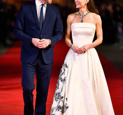 ONE HOUR AGO: Princess Catherine Utmost Glamour In White Off-Shoulder Gown and Queen Mother’s Stunning Emerald Jewelry Set As She SHOCKED Fans with Impeccable Style At 43! ONE HOUR AGO: Princess Catherine Utmost Glamour In White Off-Shoulder Gown and Queen Mother’s Stunning Emerald Jewelry Set As She SHOCKED Fans with Impeccable Style At 43!