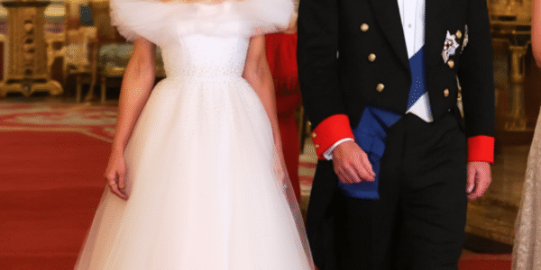 OMG! HRH Catherine ABSOLUTELY MESMERIZES The World In Shimmering White Gown and Late Queen’s Oversized Ruby and Diamond Necklace That Camilla Can’t Even Dream of Having At State Gala Dinner OMG! HRH Catherine ABSOLUTELY MESMERIZES The World In Shimmering White Gown and Late Queen’s Oversized Ruby and Diamond Necklace That Camilla Can’t Even Dream of Having At State Gala Dinner