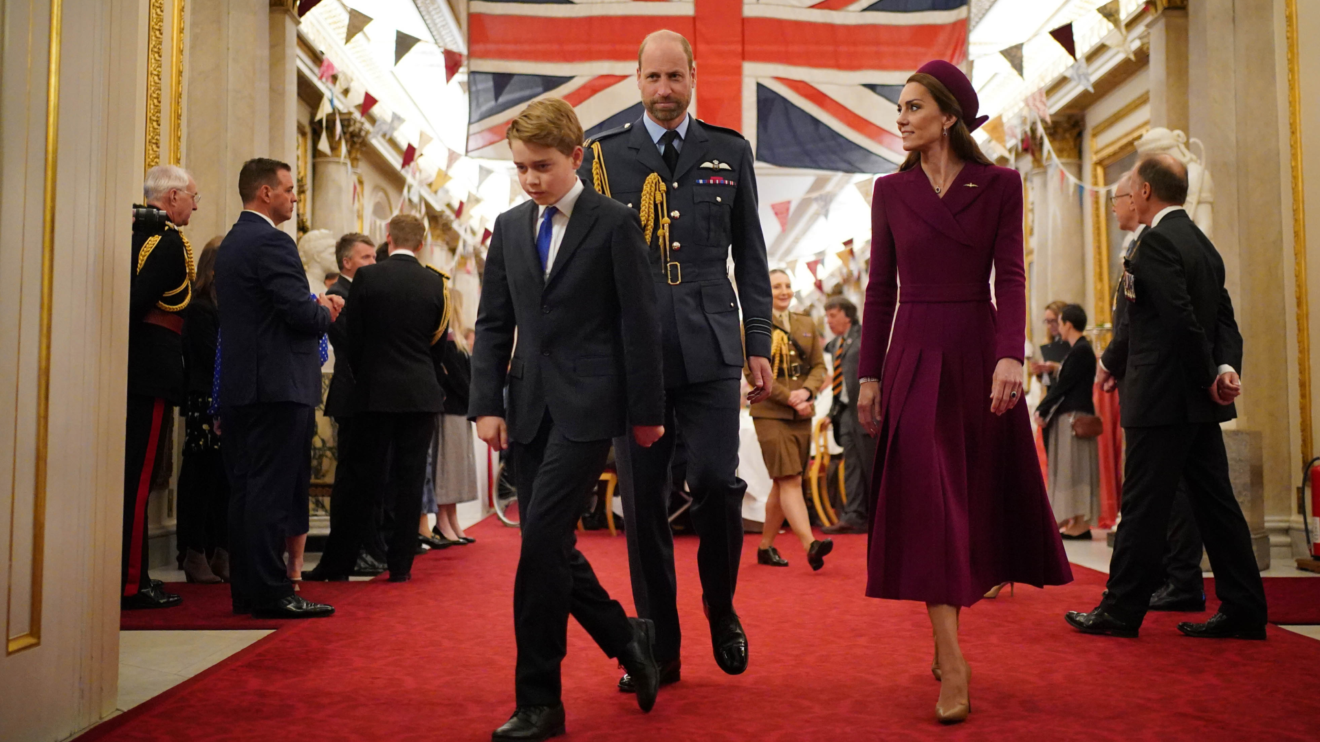 Prince William Waited "Until the Last Possible Moment" to Tell Prince  George He Would Become King | Marie Claire