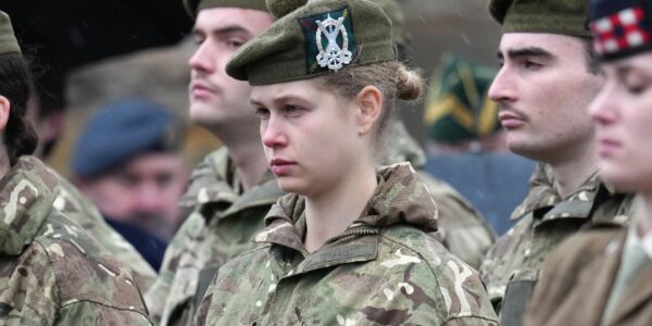 ROYALS IN SH0CK! Lady Louise Windsor PARADES in full MILITARY uniform with boyfriend Felix for FIRST TIME – marching Remembrance like a BOSS at 22!