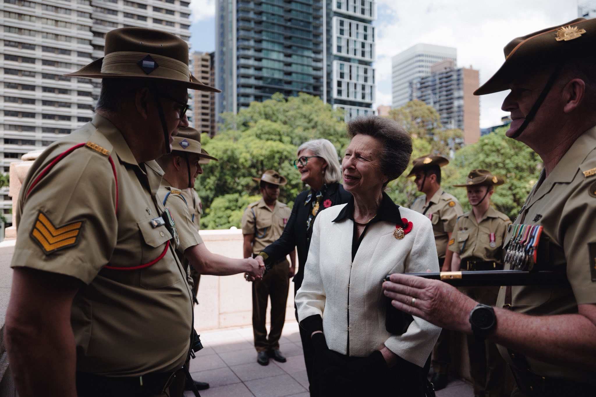 Có thể là hình ảnh về một hoặc nhiều người