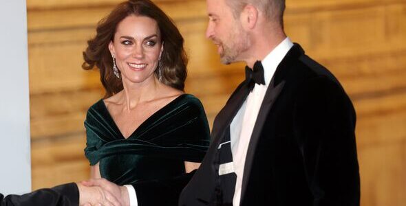 BREAKING: The Hidden Meaning Behind Princess Catherine’s Diamond Cartier Earrings Sends Royal Fans Into Meltdown at 2025 Royal Variety Performance 😱👇👇