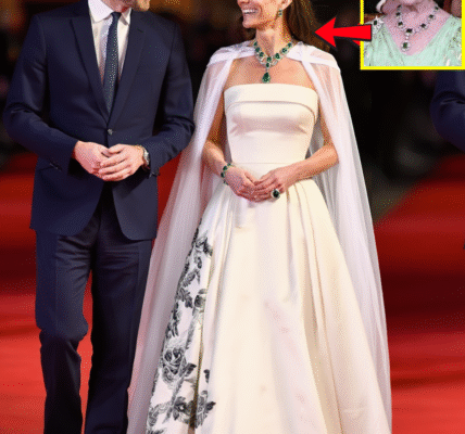 Just HOURS AGO: HRH Princess Catherine of Wales Utmost Glamour In White Off-Shoulder Gown and Queen Mother’s Stunning Emerald Jewelry Set As She SH0CKED Fans with Impeccable Style At 43! 😱👇👇