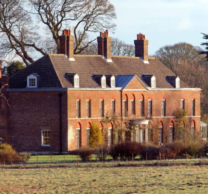 INSIDE ANMER HALL – Catherine and William’s Norfolk Nest Will Leaves You Speechless