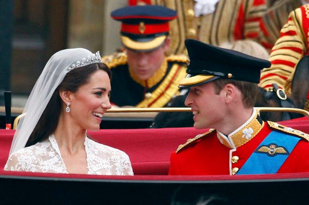 Les regards amoureux du prince William et de Kate Middleton - The Mirror