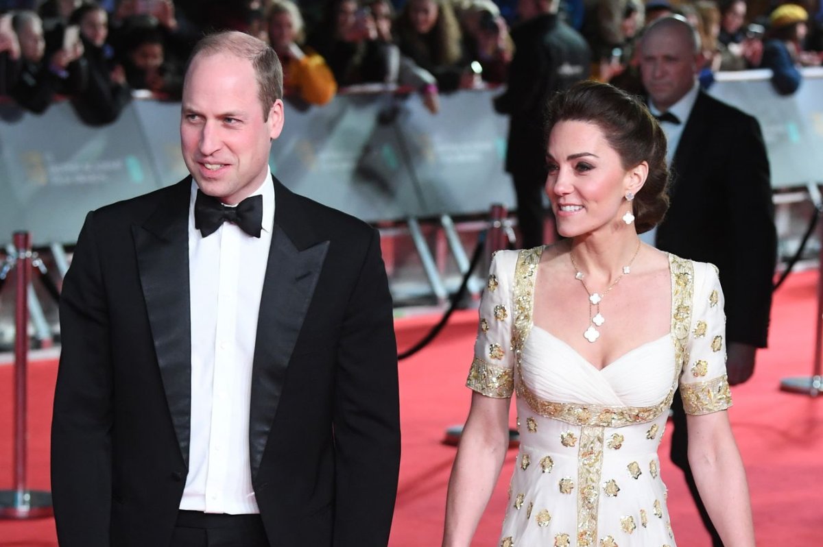 Look: Prince William, Kate Middleton share family Christmas card photo - UPI.com
